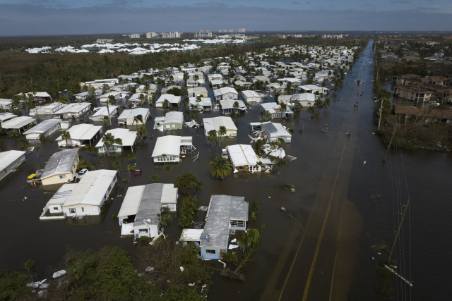 Hurricane Ian heads to Carolinas after regaining strength in Atlantic