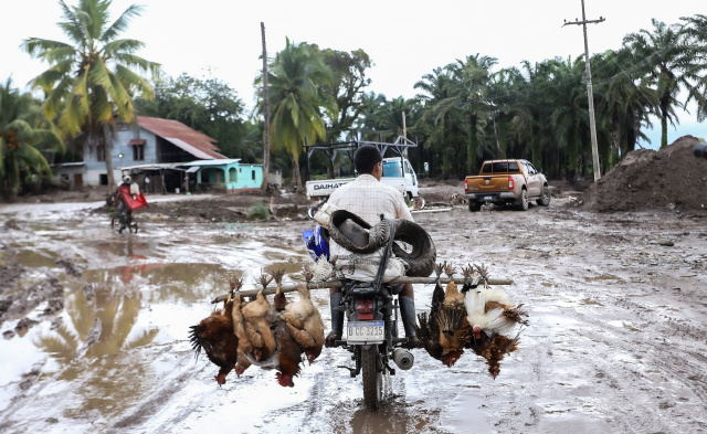 Hurricane Julia slams Nicaragua, menaces Central America