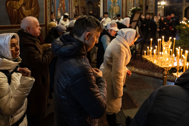 Little respite in fighting as Ukraine marks Orthodox Christmas