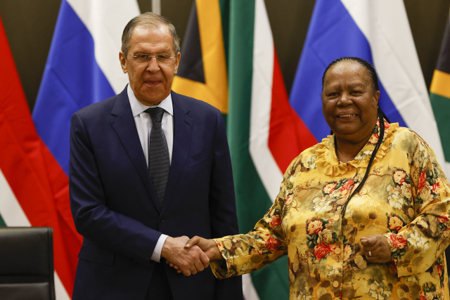 Russia's Lavrov gets controversial welcome in S.Africa