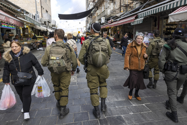 Blinken urges calm in flaring Israeli-Palestinian conflict