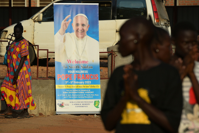 Pope visits conflict-ridden central Africa, first stop DR Congo