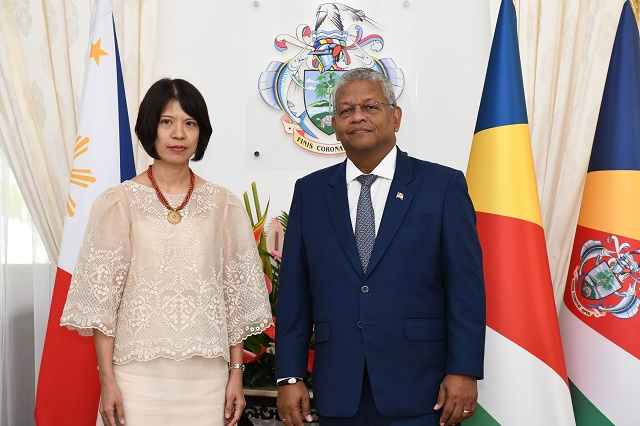 Seychelles' President discusses collaboration with newly accredited Filipino and Canadian diplomats