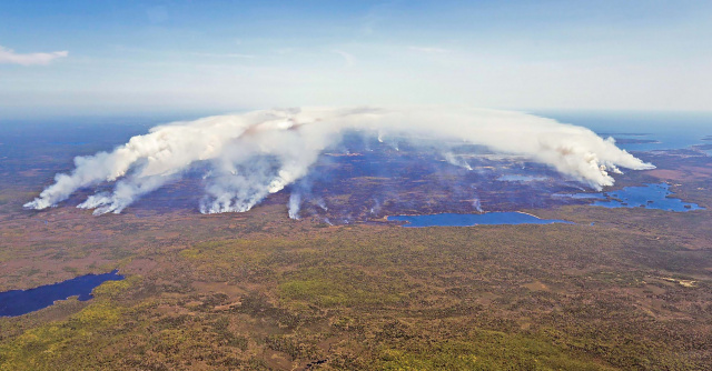 Firefighters in east Canada battle 'unprecedented' blazes