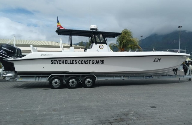 Seychelles Coast Guard receives 4 fast response boats from Bahrain