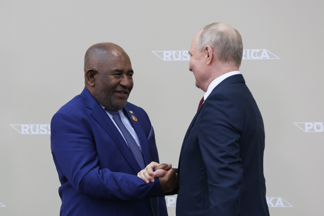 Putin promises free grain at Africa summit