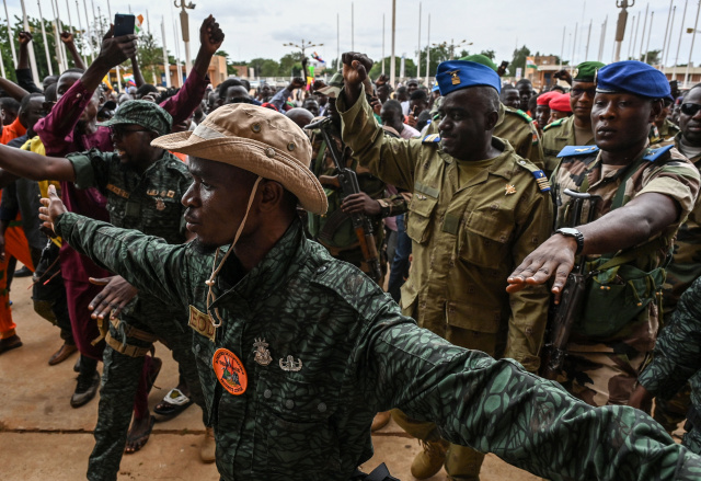 Niger awaits response after defying coup ultimatum