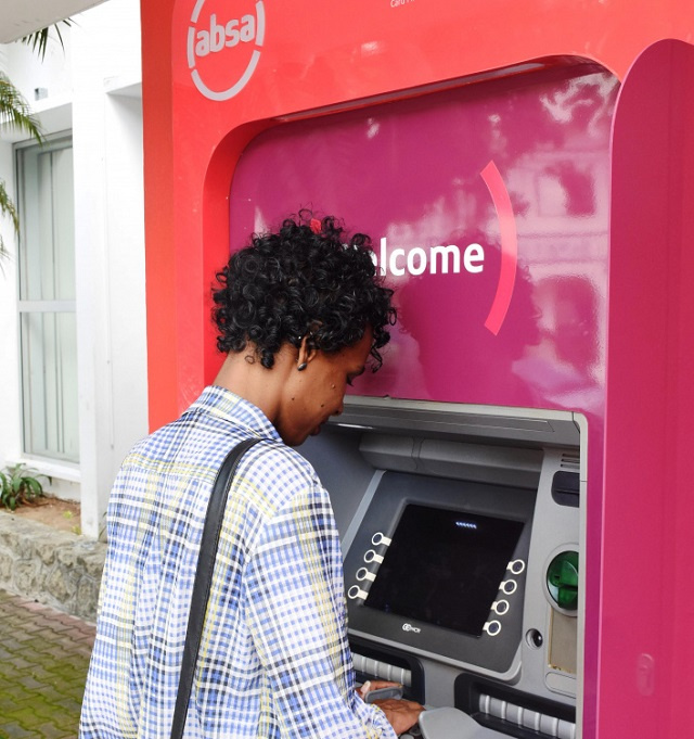 Seychelles promotes "cash-lite" approach to protect vulnerable groups in society