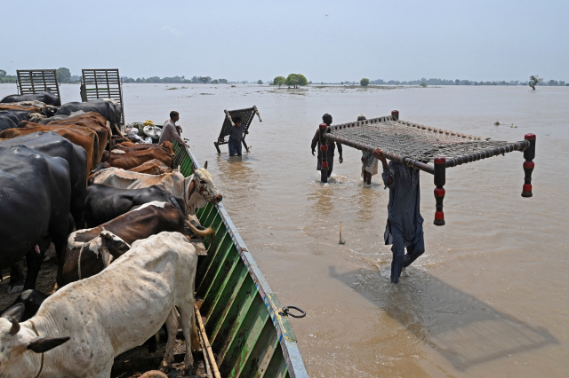 Around 100,000 people evacuated due to floods in Pakistan