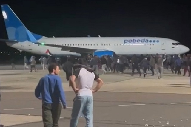 Russie: un aéroport au Daguestan pris d'assaut par une foule hostile à Israël
