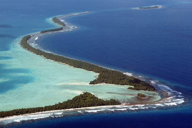 Australia offers Tuvalu citizens climate refuge