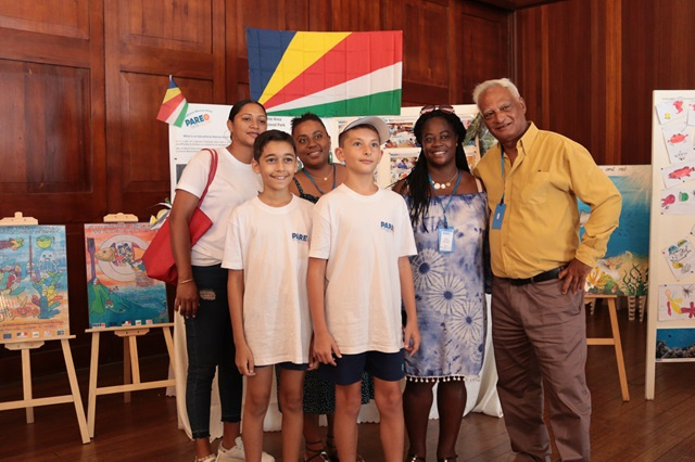 PAREO: Students from Seychelles exchange experiences in Mauritius about coral reef protection 