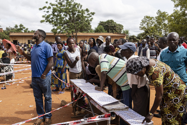 DR Congo votes for president, MPs amid delays, conflict in east