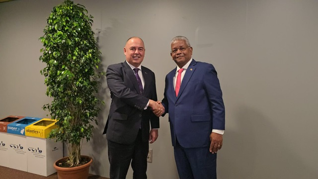Seychelles and Cook Islands discuss establishing diplomatic relations