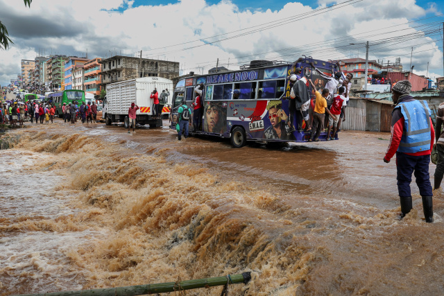 10 dead as floods wreak havoc in Kenyan capital