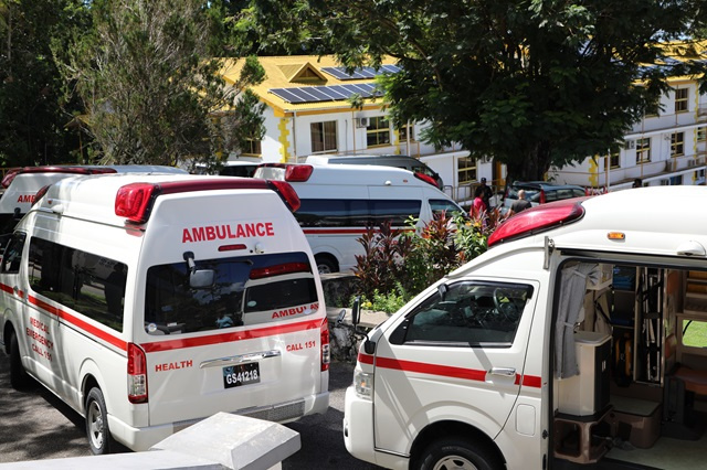 Seychelles' health ministry receives donation of 6 ambulances