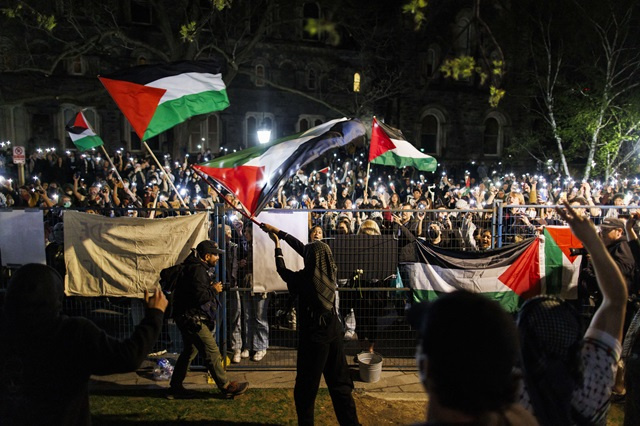 La mobilisation étudiante pour Gaza s'étend, Biden appelle au retour à l'ordre