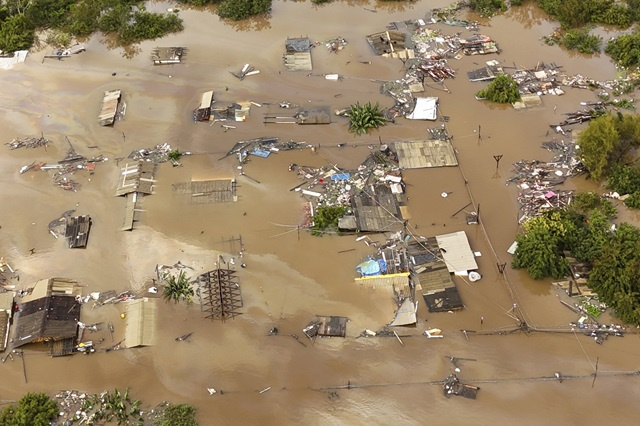 Inondations au Brésil: course contre la montre pour secourir les victimes