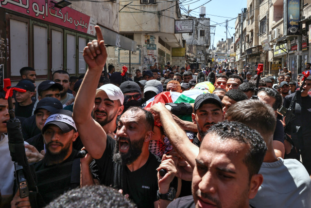 40,000 and counting: the struggle to keep track of Gaza deaths