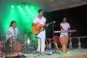 La Digue, île des Seychelles, a accueilli sa première fête de la musique avec" le groupe Tias"