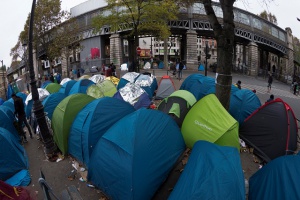 France urges Britain to take in 1,500 'Jungle' minors