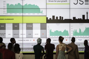 Fitch drops S.Africa outlook to negative on political risks