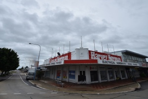 'Monster' cyclone Debbie batters northeast Australia