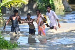 Flash floods kill 27 in south India, prompting US travel alert
