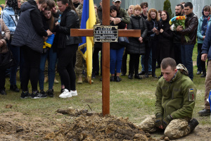 Dozens leave Mariupol plant as Pelosi backs 'fight for freedom'