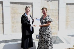 Un héros seychellois tombé au combat lors de la Seconde Guerre mondiale reçoit un prix du mérite français